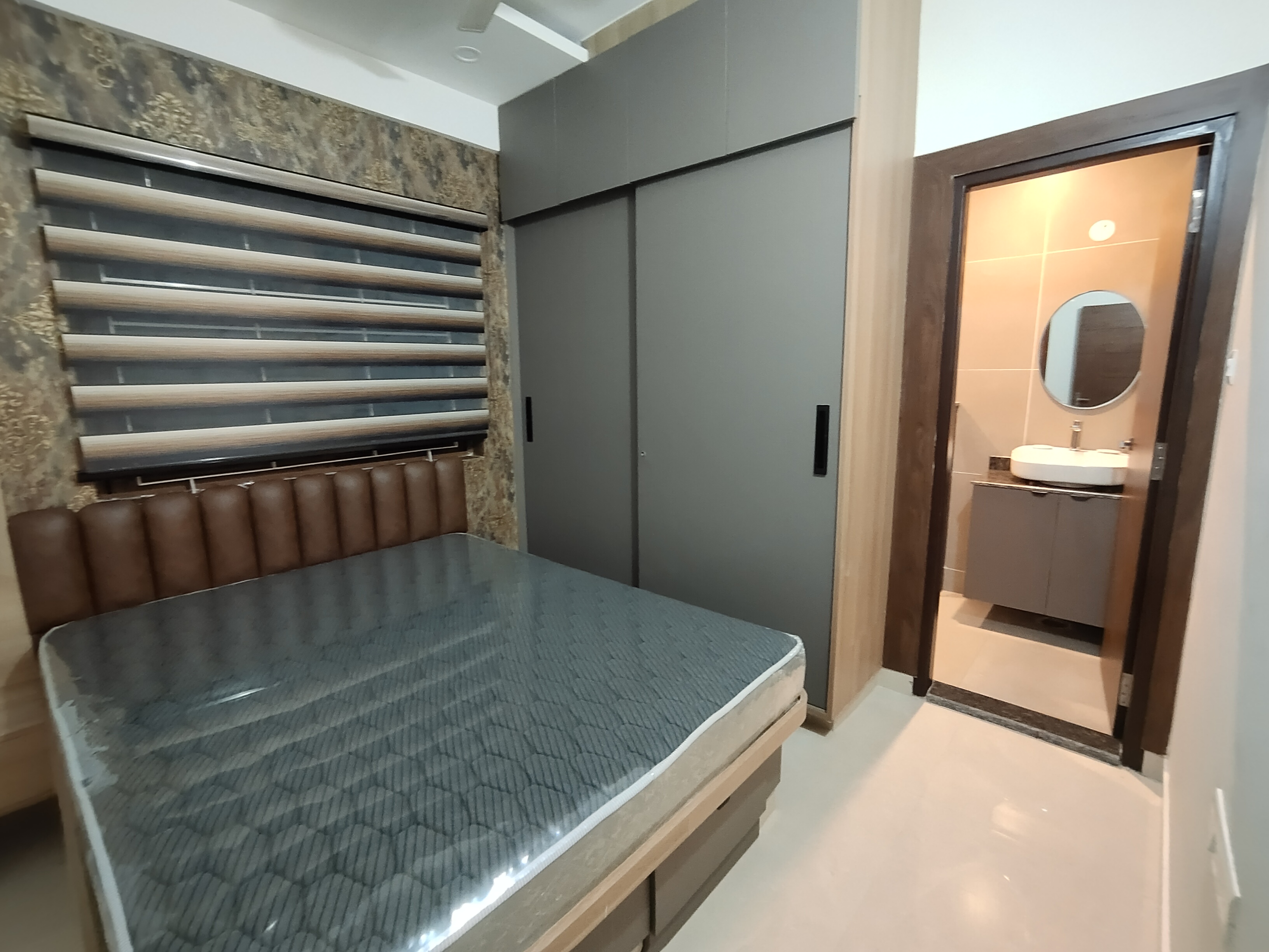 1 BHK + Study Room Apartment For Rent in New Sec2dines