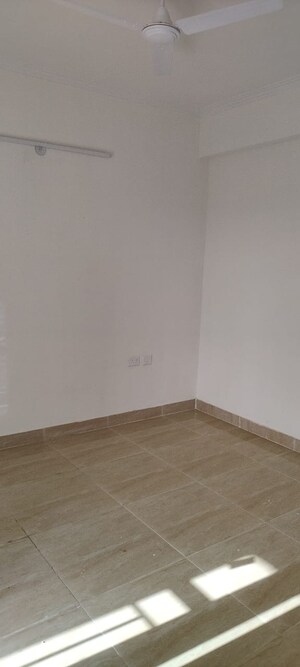 Room in 4 BHK Apartment at Gaur City 2 - 11th Avenue, Sector 16c Greater Noida – for Sale