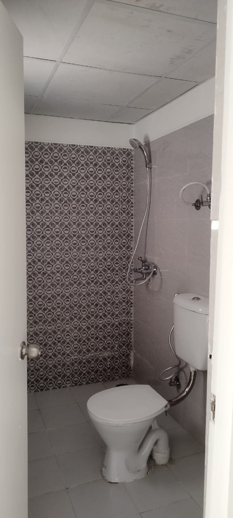 Bathroom, gaur-city-2-11th-avenue 4 Bedroom 1900 Sq.Ft. Apartment In Sector 16c Greater Noida Greater Noida 8708993