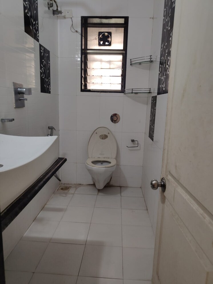 Bathroom, panch-mahal 2 Bedroom 675 Sq.Ft. Apartment In Powai Mumbai 8708994