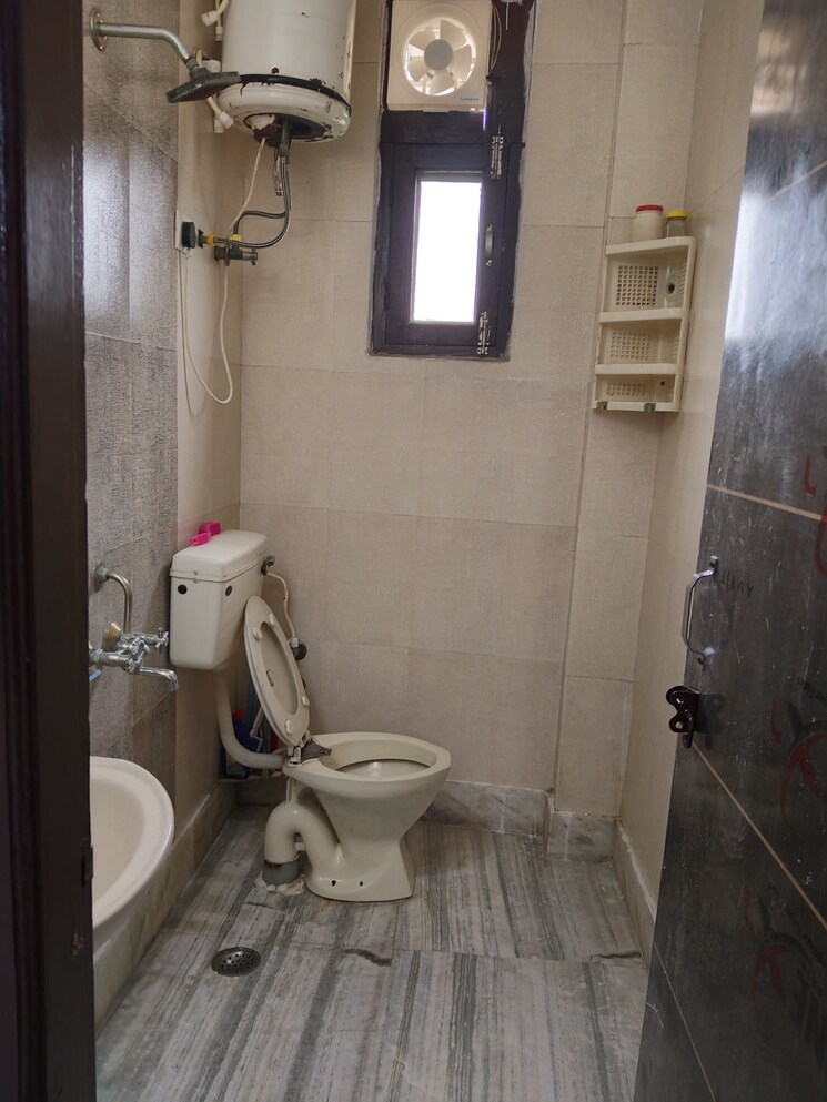 Attached Bathroom, panchsheel vihar 2 Bedroom 800 Sq.Ft. Apartment In Panchsheel Vihar Delhi 8709004