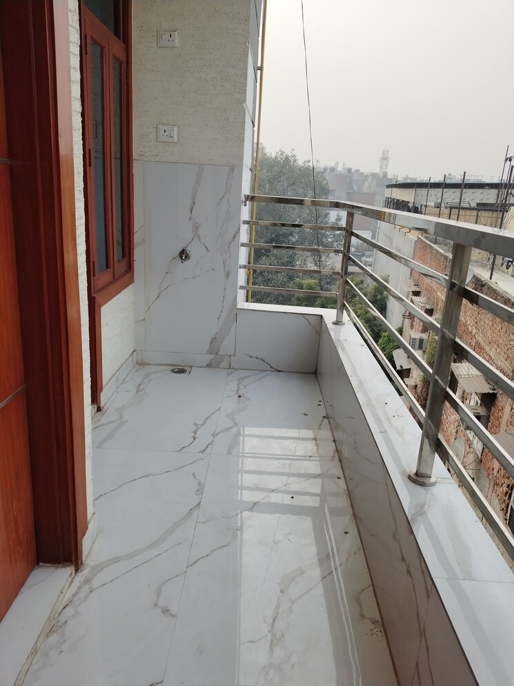 Balcony, panchsheel vihar 3 Bedroom 1200 Sq.Ft. Apartment In Panchsheel Vihar Delhi 8709024