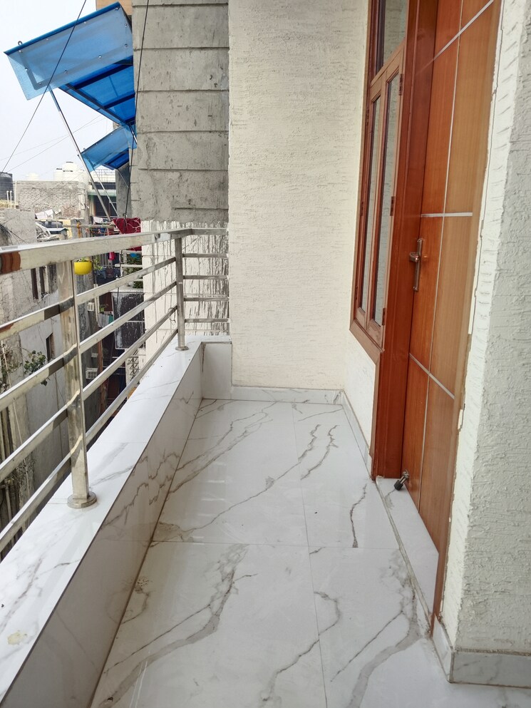 Balcony, panchsheel vihar 3 Bedroom 1200 Sq.Ft. Apartment In Panchsheel Vihar Delhi 8709024