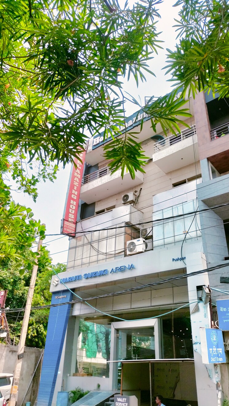 Exterior View, pushpanjali enclave 6 Bedroom 335 Sq.Yd. Builder Floor In Pushpanjali Enclave Delhi 8709049