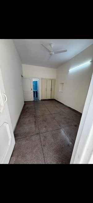 Room in 3 BHK Apartment at Sector 43 – for Sale