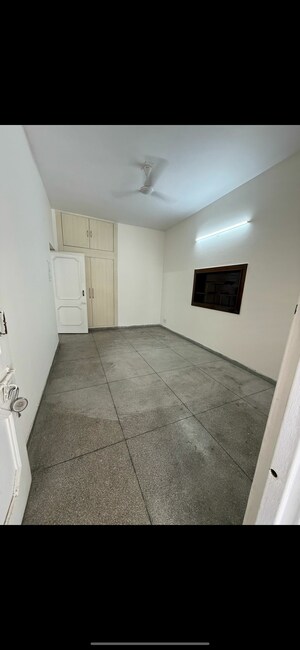 Room in 3 BHK Apartment at Sector 43 – for Sale