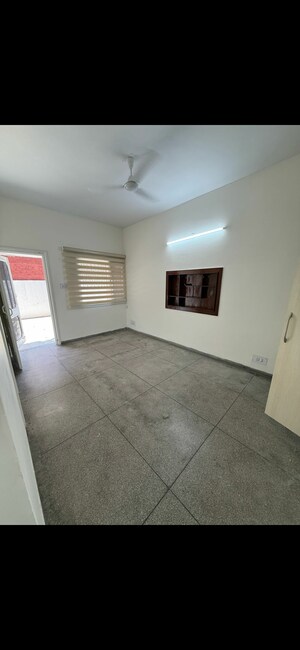 Room in 3 BHK Apartment at Sector 43 – for Sale