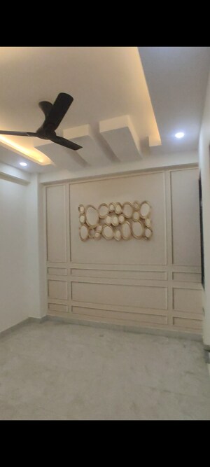 Furnished Amenities in 3 BHK Builder Floor at Smart Lane, Niti Khand – for Sale