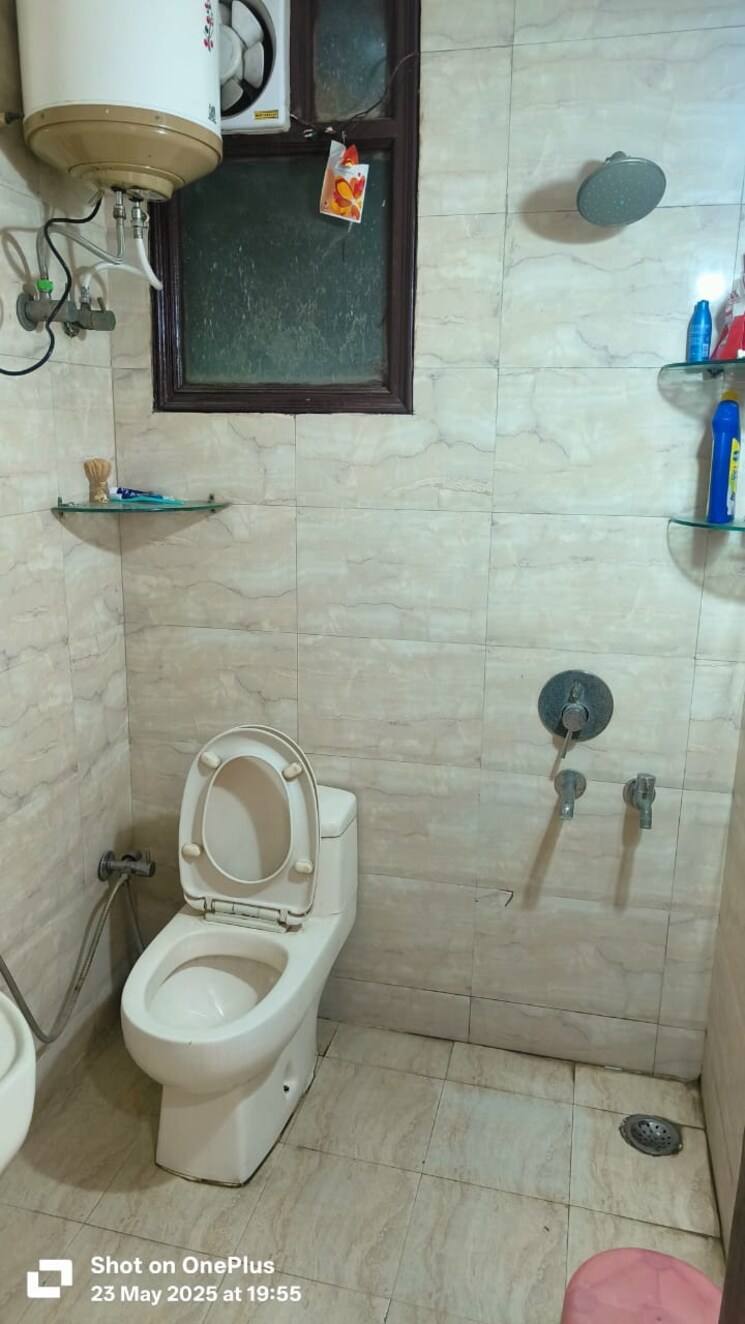 Bathroom, khirki extension 1 Bedroom 450 Sq.Ft. Builder Floor In Khirki Extension Delhi 8709075