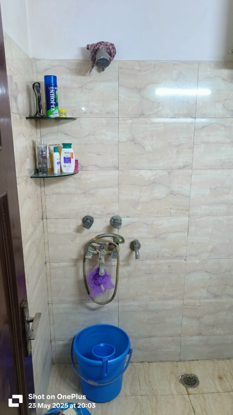 Bathroom, khirki extension 1 Bedroom 450 Sq.Ft. Builder Floor In Khirki Extension Delhi 8709075