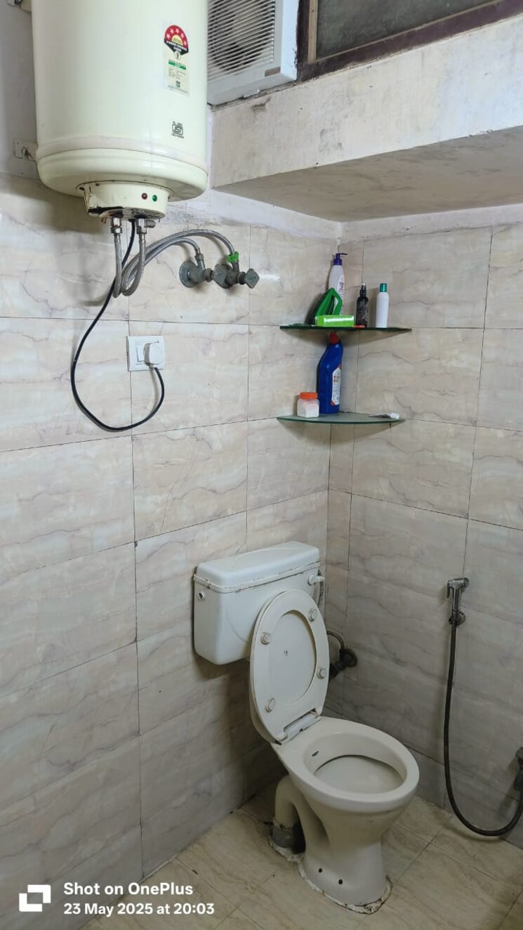 Bathroom, khirki extension 1 Bedroom 450 Sq.Ft. Builder Floor In Khirki Extension Delhi 8709075