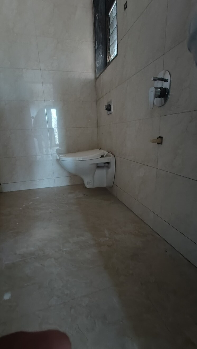 Bathroom, parsik nagar 2 Bedroom 721 Sq.Ft. Apartment In Parsik Nagar Thane 8709086