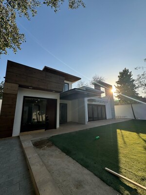 4 BHK Villa – Exterior View View at Sainik Farm - for Sale