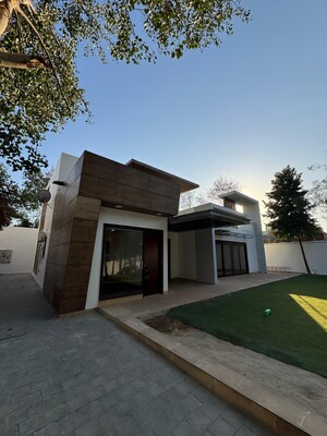 4 BHK Villa – Exterior View View at Sainik Farm - for Sale