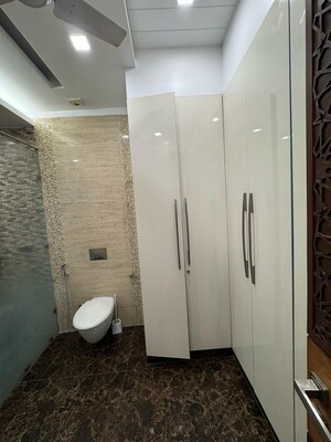 Bathroom in 4 BHK Villa at Sainik Farm – for Sale