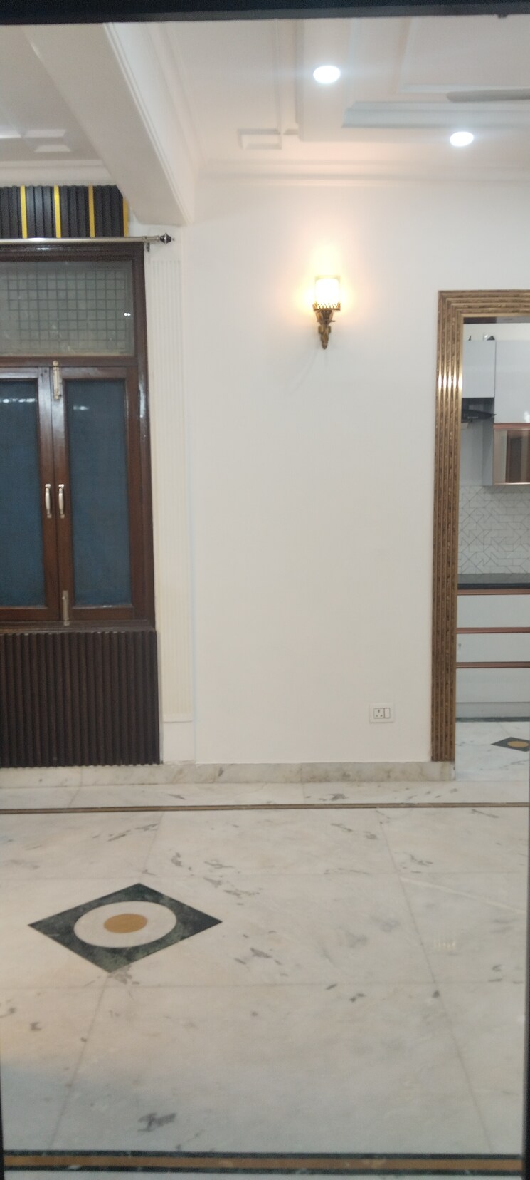 Room, khirki extension 3 Bedroom 1100 Sq.Ft. Builder Floor In Khirki Extension Delhi 8709110