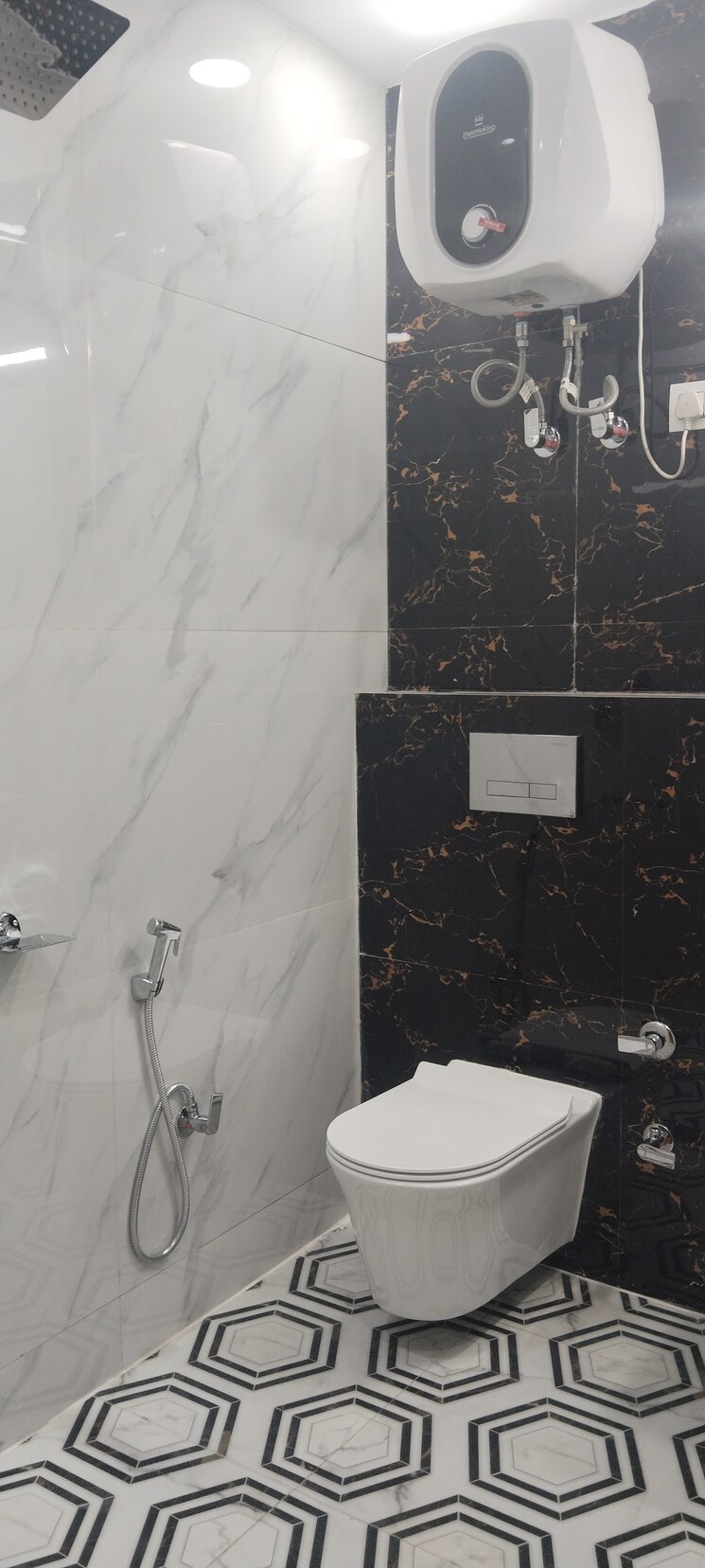 Bathroom, khirki extension 3 Bedroom 1100 Sq.Ft. Builder Floor In Khirki Extension Delhi 8709110