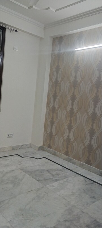 Room in 3 BHK Builder Floor at Khirki Extension – for Rent