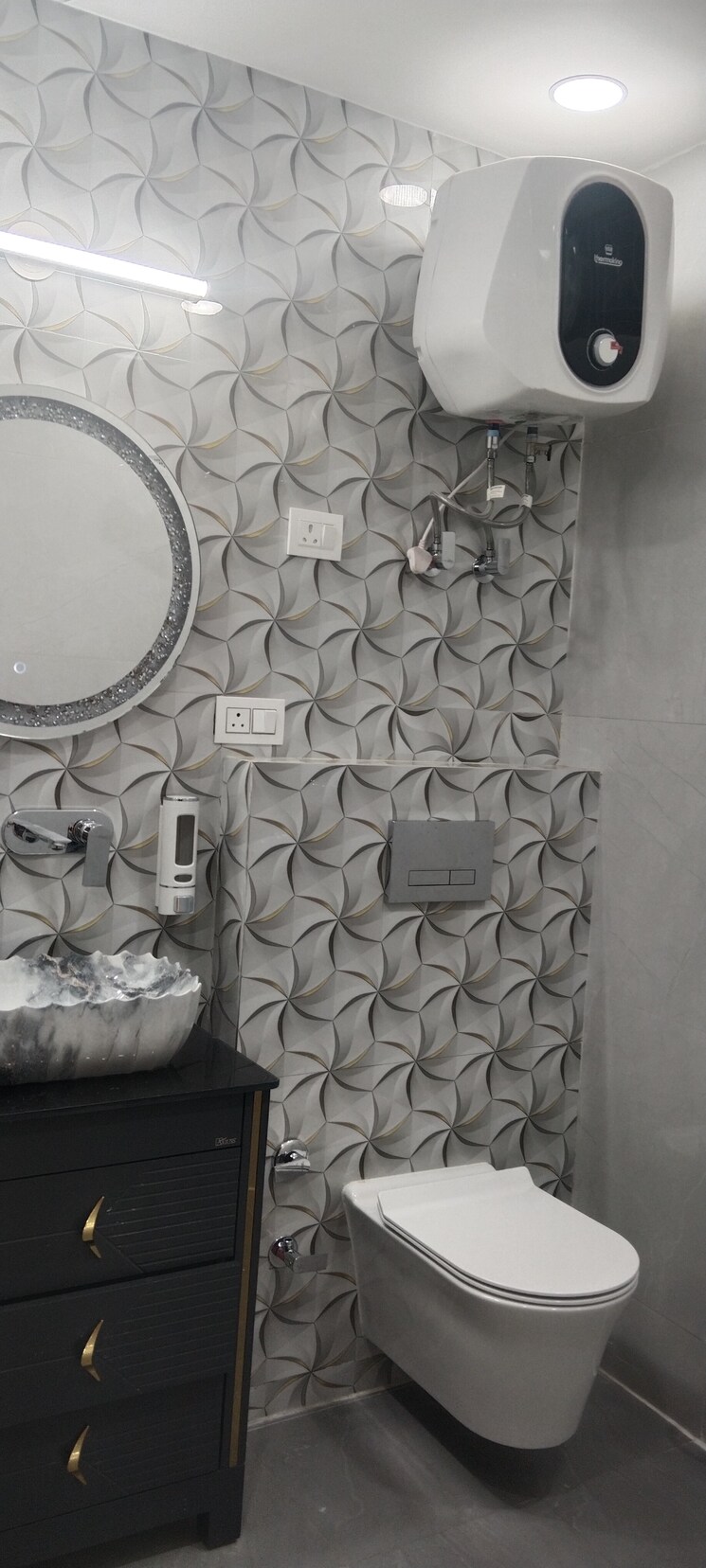 Bathroom, khirki extension 3 Bedroom 1100 Sq.Ft. Builder Floor In Khirki Extension Delhi 8709110