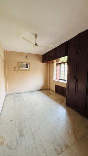 Room in 2 BHK Apartment at Hiranandani Garden Eden 2, Powai – for Rent