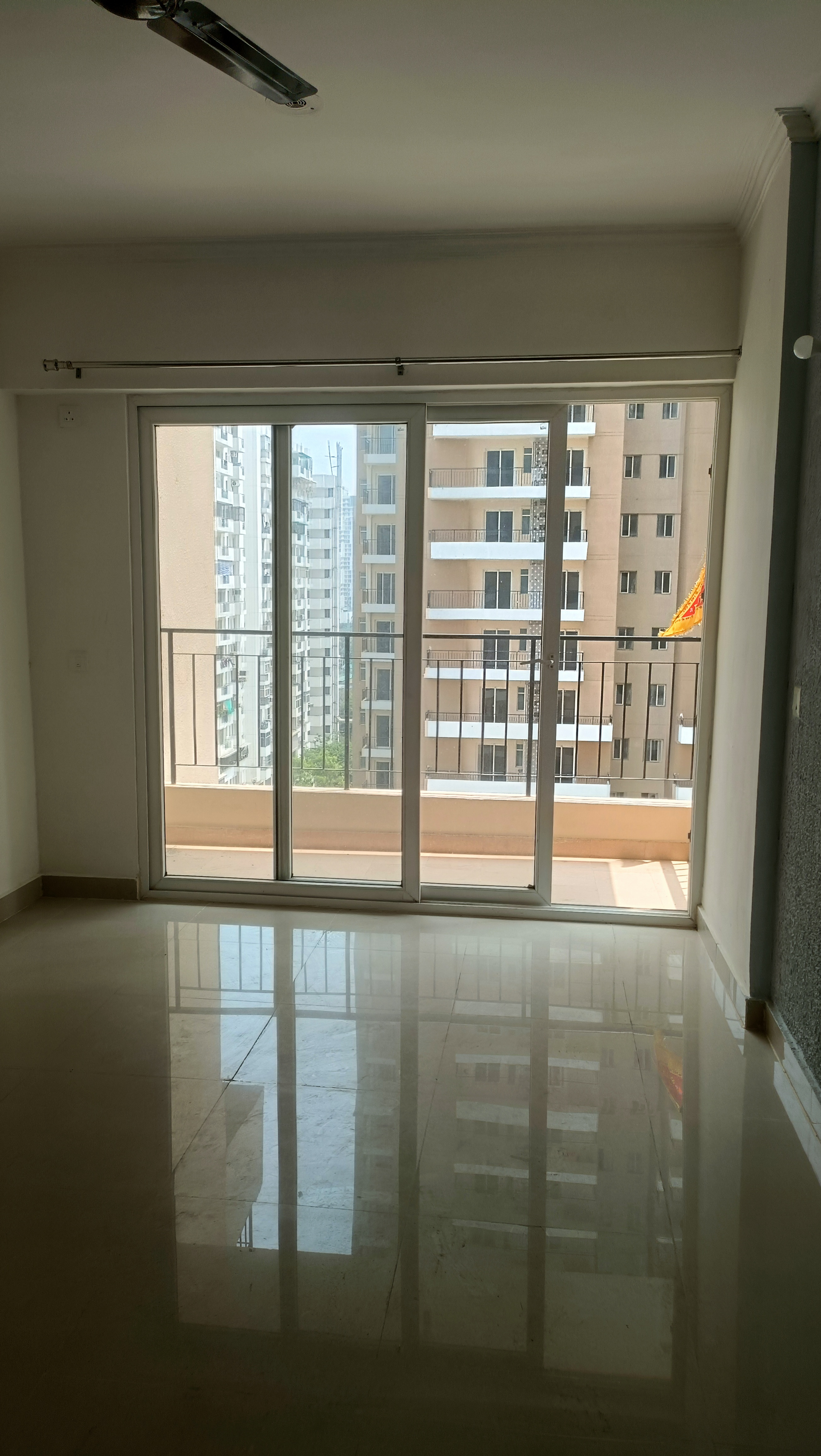3 BHK + Pooja Room Apartment For Sale in Amrapali Crystal Homes