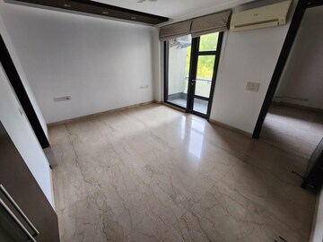Room in 4 BHK Builder Floor at Saket – for Rent