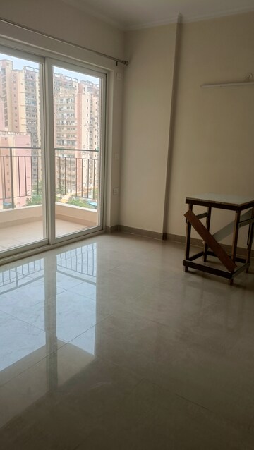 3 BHK Apartment For Sale in Amrapali Crystal Homes, Sector 76