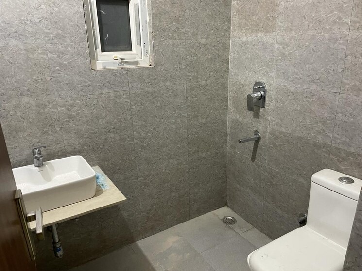 Bathroom, ansal-api-versalia-2 4 Bedroom 2850 Sq.Ft. Builder Floor In Sector 67a Gurgaon 8709212