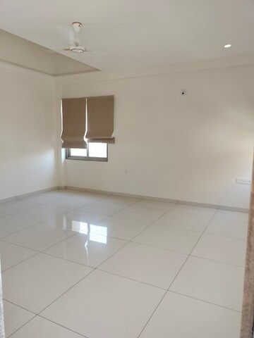 Room in 4 BHK Apartment at Bhayli – for Sale