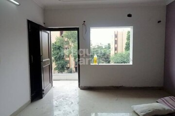 Room in 2 BHK Apartment at Paschim Vihar – for Rent