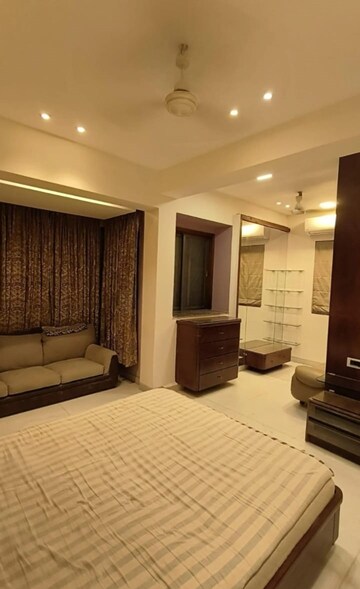 Living Room in 2 BHK Apartment at Worli – for Rent