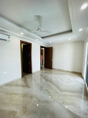 Room in 4 BHK Builder Floor at Saket – for Rent