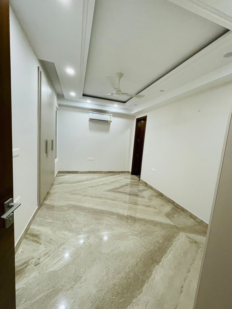 Room, saket 4 Bedroom 2700 Sq.Ft. Builder Floor In Saket Delhi 8709473