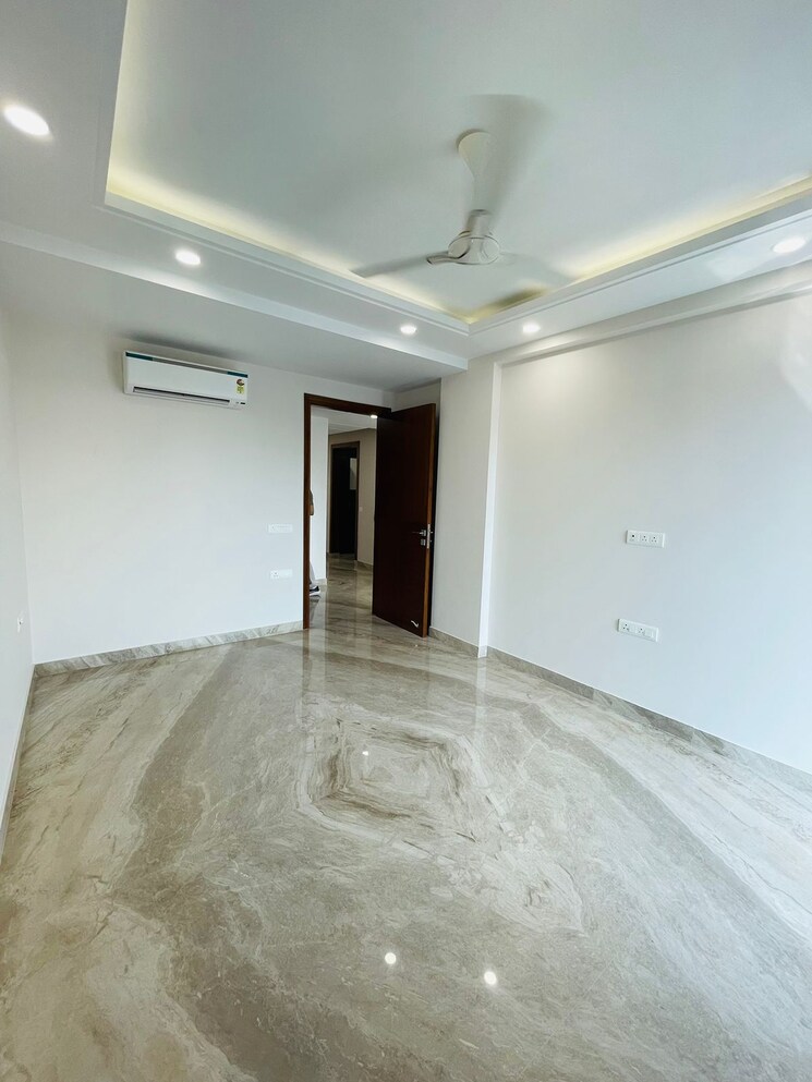 Room, saket 4 Bedroom 2700 Sq.Ft. Builder Floor In Saket Delhi 8709473