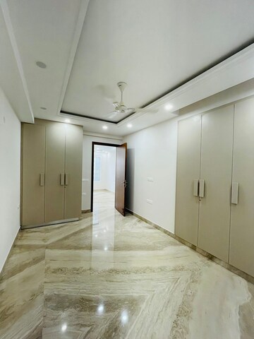 Room in 4 BHK Builder Floor at Saket – for Rent