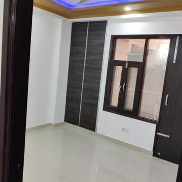 Room in 2 BHK Builder Floor at Dwarka Mor – for Rent