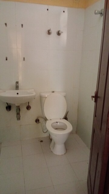 Bathroom in 3.5 BHK Apartment at Levana Celebrity Meadows, Bagiamau – for Sale