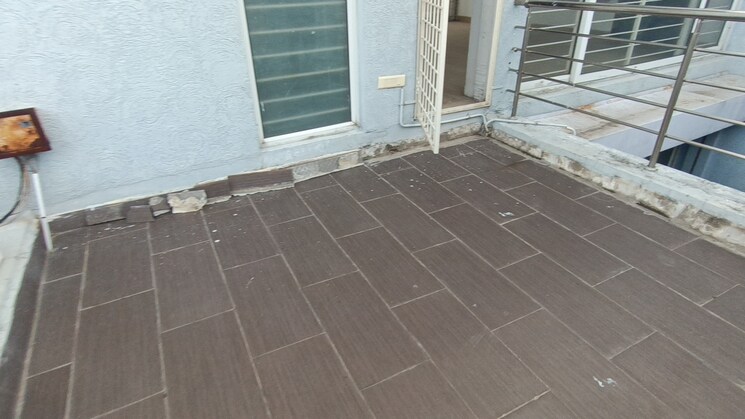 Balcony, six-seasons 4 Bedroom 4000 Sq.Ft. Apartment In Gachibowli Hyderabad 8709478