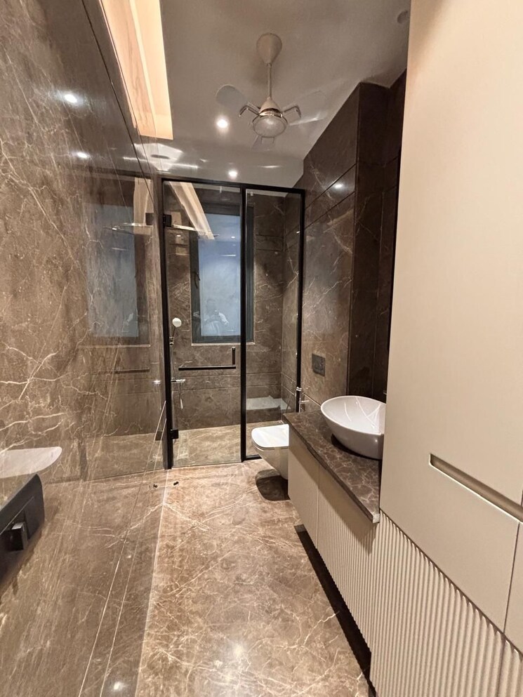 Bathroom, dlf-atria 4 Bedroom 300 Sq.Yd. Builder Floor In Dlf Phase ii Gurgaon 8709447
