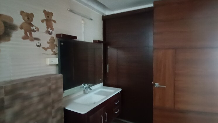 Master Bedroom, six-seasons 4 Bedroom 4000 Sq.Ft. Apartment In Gachibowli Hyderabad 8709515