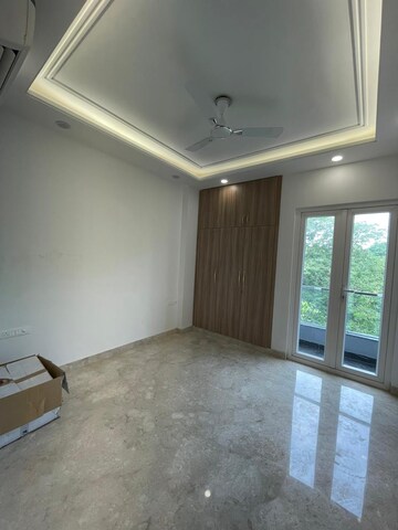 Room in 3 BHK Builder Floor at Saket – for Sale