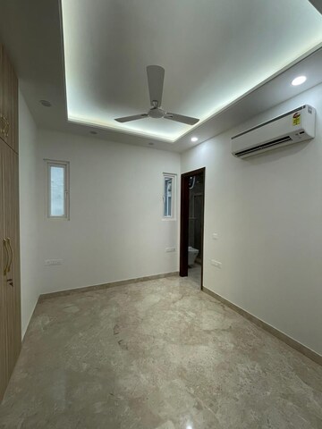 Room in 3 BHK Builder Floor at Saket – for Sale