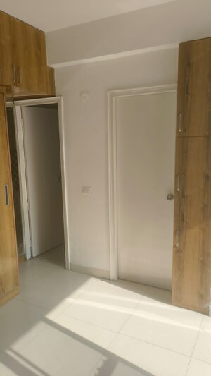 Room in 2 BHK Apartment at Signature Orchard Avenue 2, Sector 93 – for Sale
