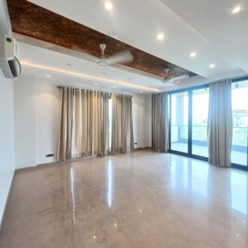 Room in 4 BHK Builder Floor at Sector 23 – for Rent