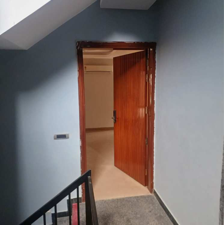 Room, sector 23 4 Bedroom 2200 Sq.Ft. Builder Floor In Sector 23 Gurgaon 8709580