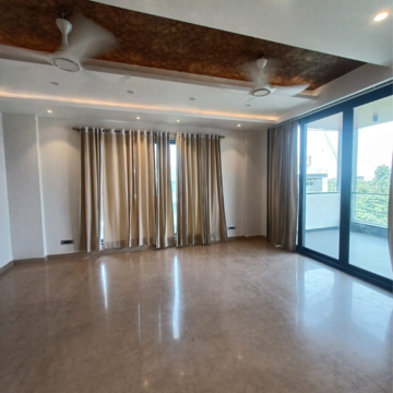 Living Room in 4 BHK Builder Floor at Sector 23 – for Rent