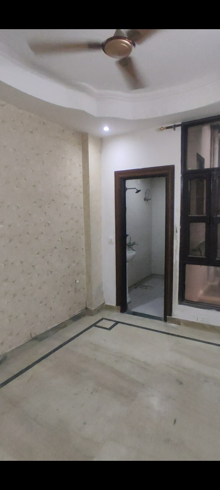 Room, smart-lane 3 Bedroom 112 Sq.Mt. Builder Floor In Niti Khand Ghaziabad 8709576