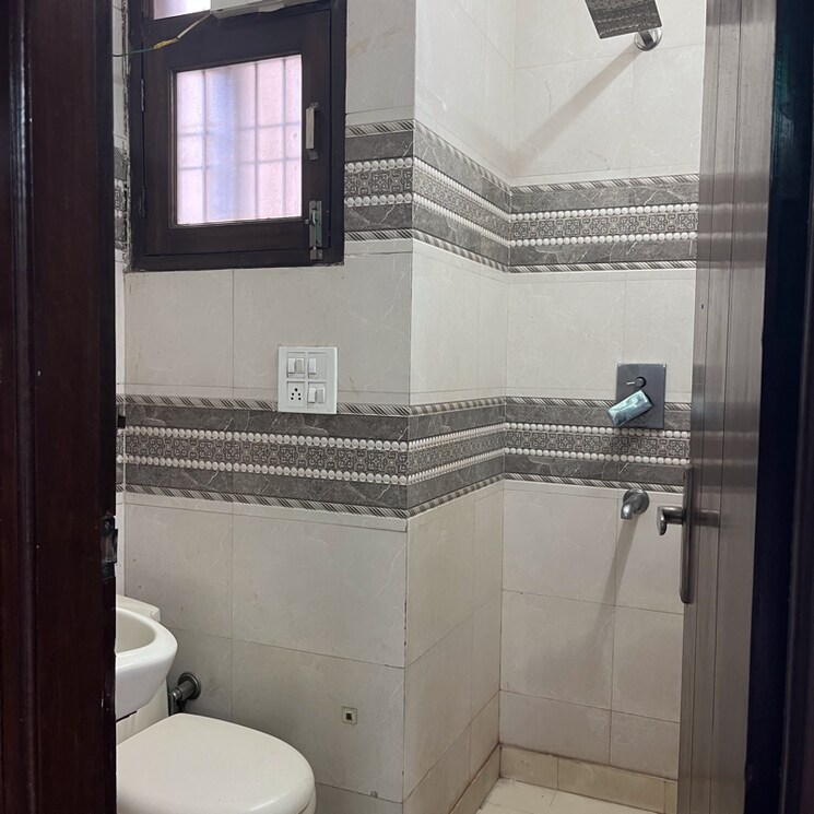 Bathroom, dwarka 2 Bedroom 752 Sq.Ft. Builder Floor In Dwarka Delhi 8709650