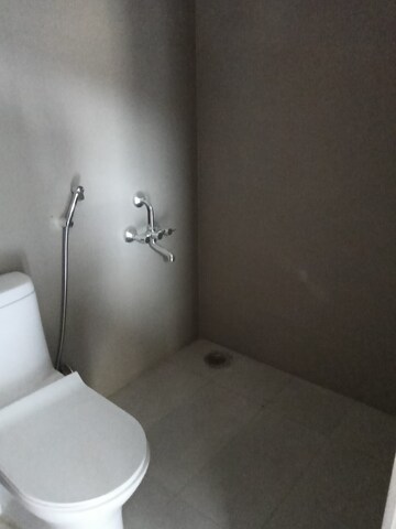 Room in 1 RK Apartment at Badshahpur – for Sale