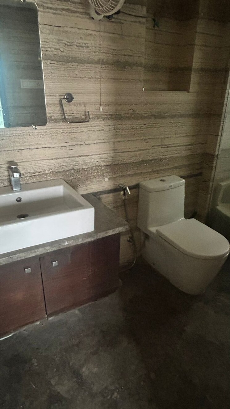 Bathroom, lilian-heights 3 Bedroom 1200 Sq.Ft. Apartment In Bandra West Mumbai 8709791
